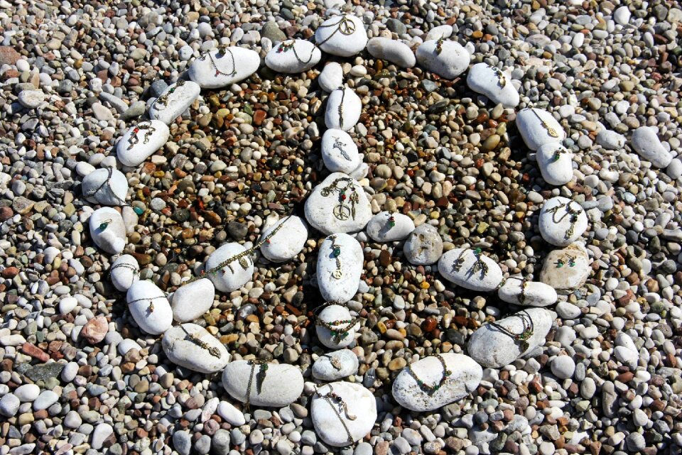 Pea think stone beach