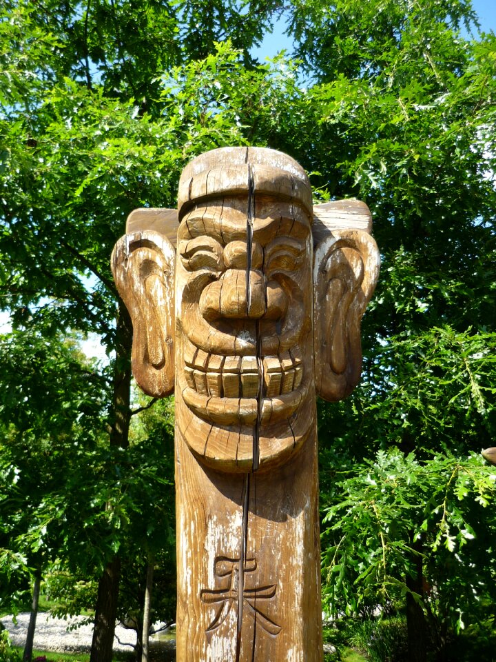 Holzfigur art statue