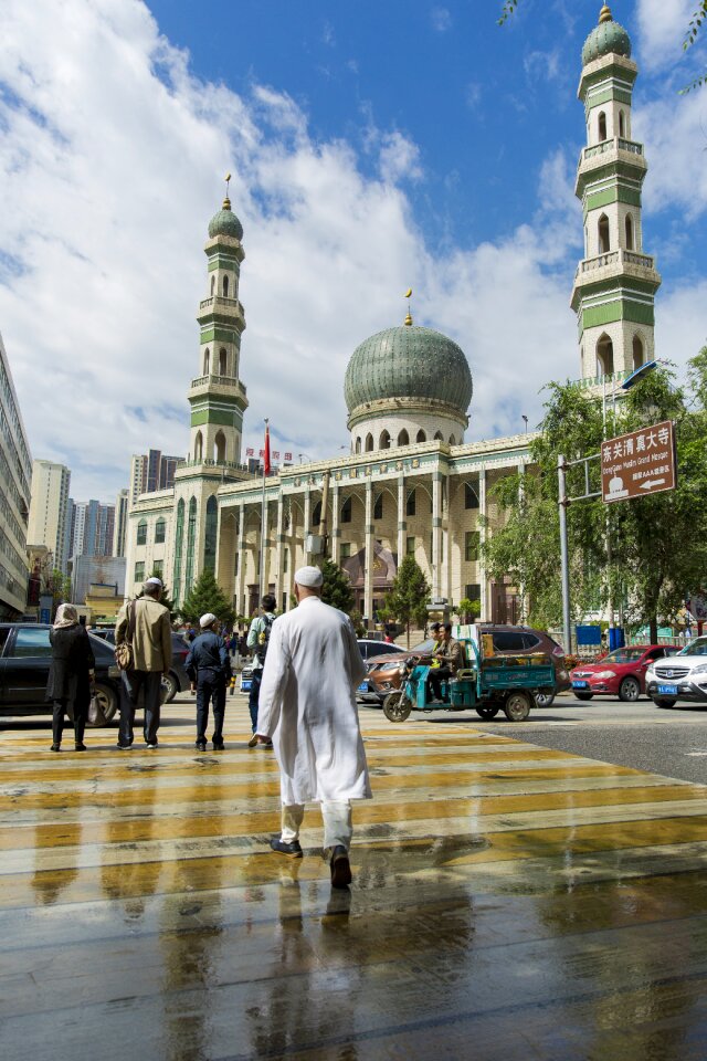 Mosque xining blue sky and white clouds