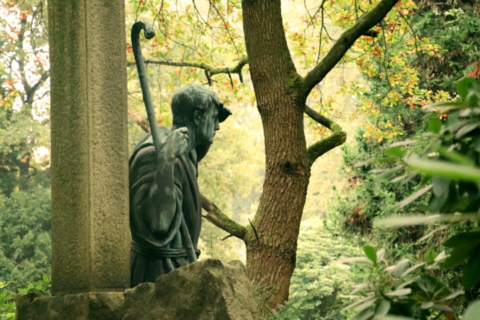 Mourning stone figure ohlsdorf