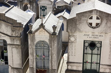 Grave family grave gate