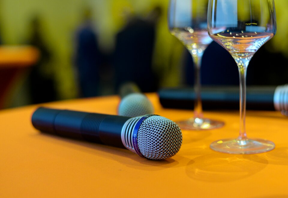 Sing singing perform