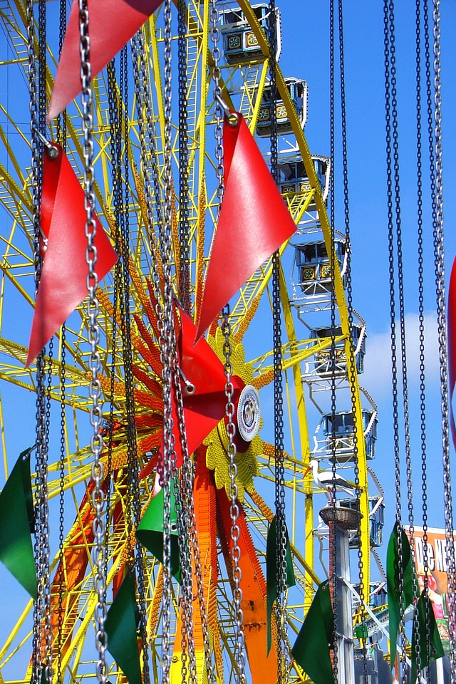 Rides ferris wheel entertainment