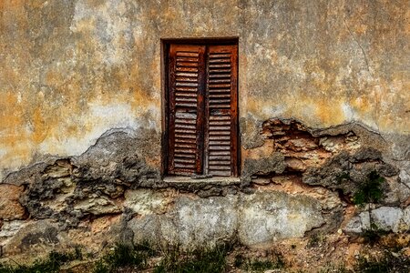 Window decay broken photo