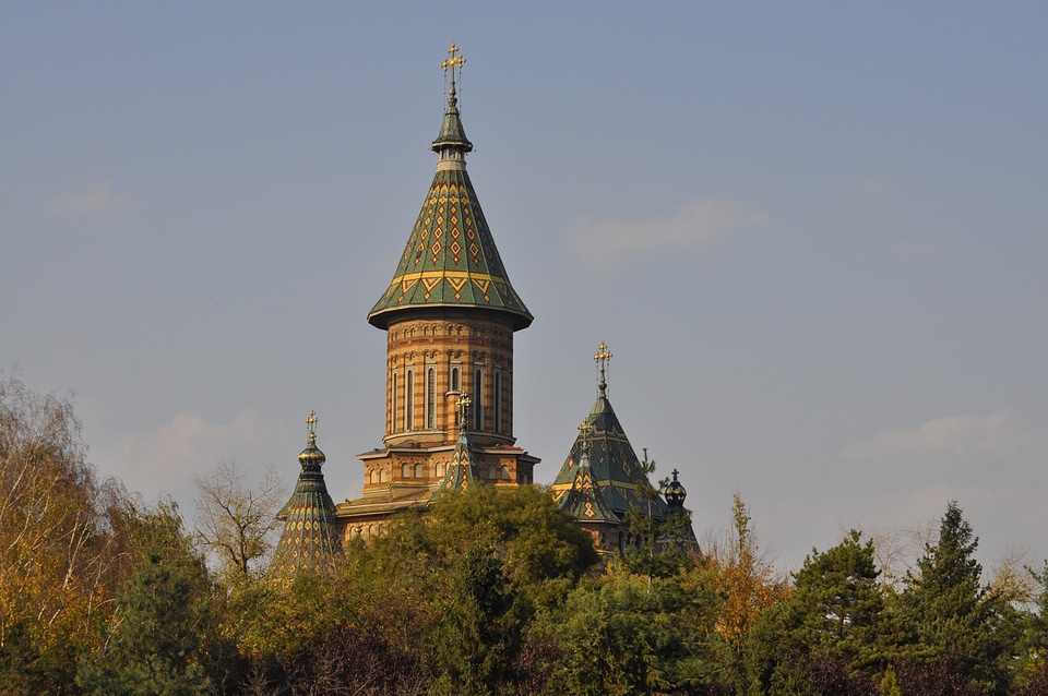 Timisoara basilica autumn