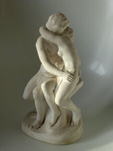 Sculpture replica kiss