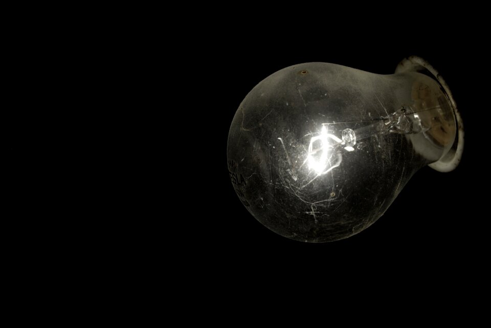 Bulb lighting illuminating