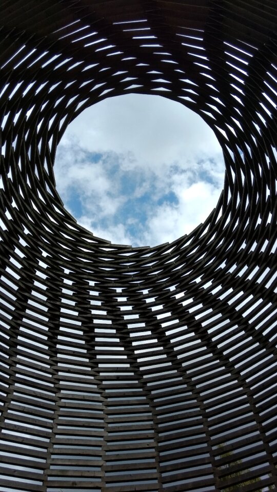 Architecture symmetry tower