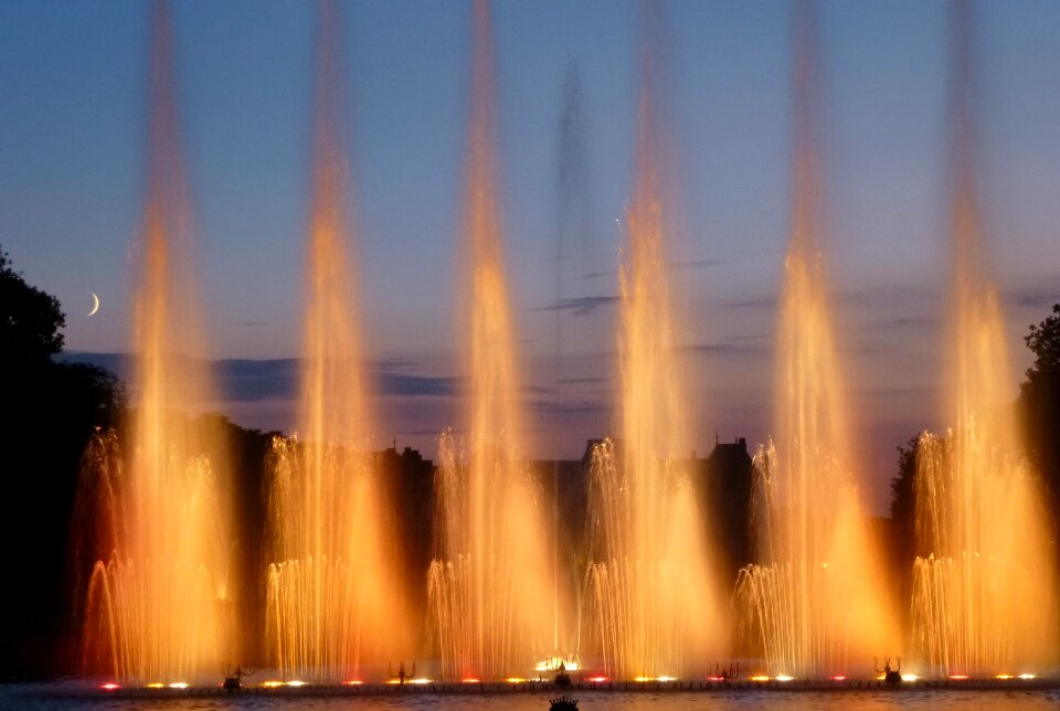 Water jets light evening