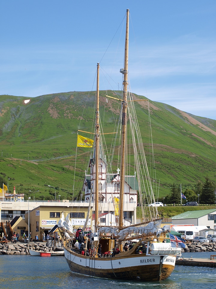 Lake sailing boat port