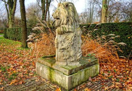 Animal sculpted animal statue
