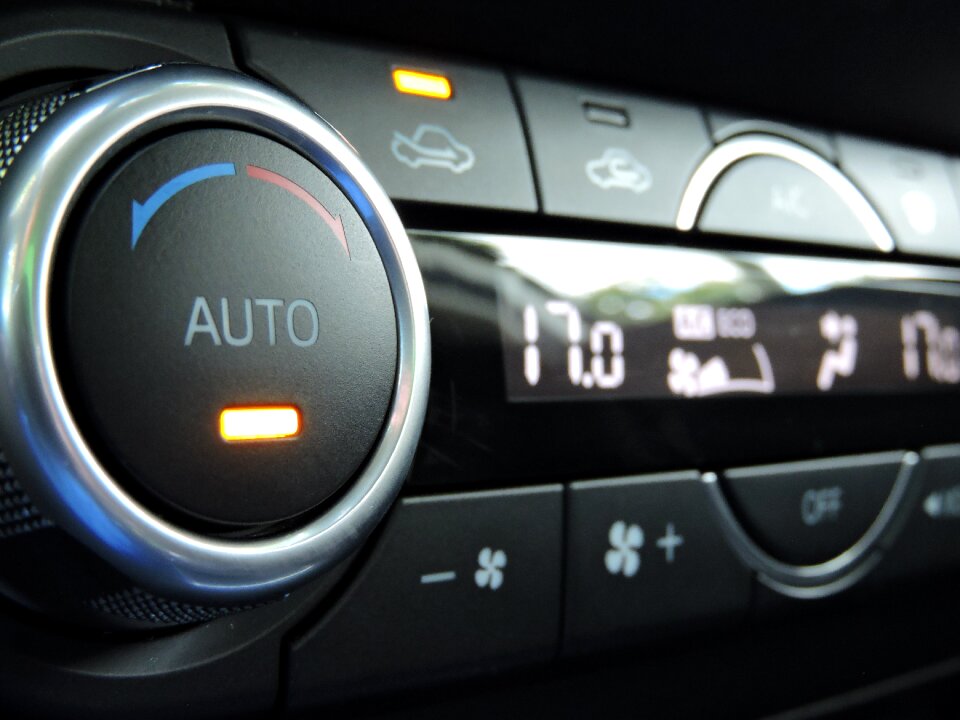Shiny climate screen