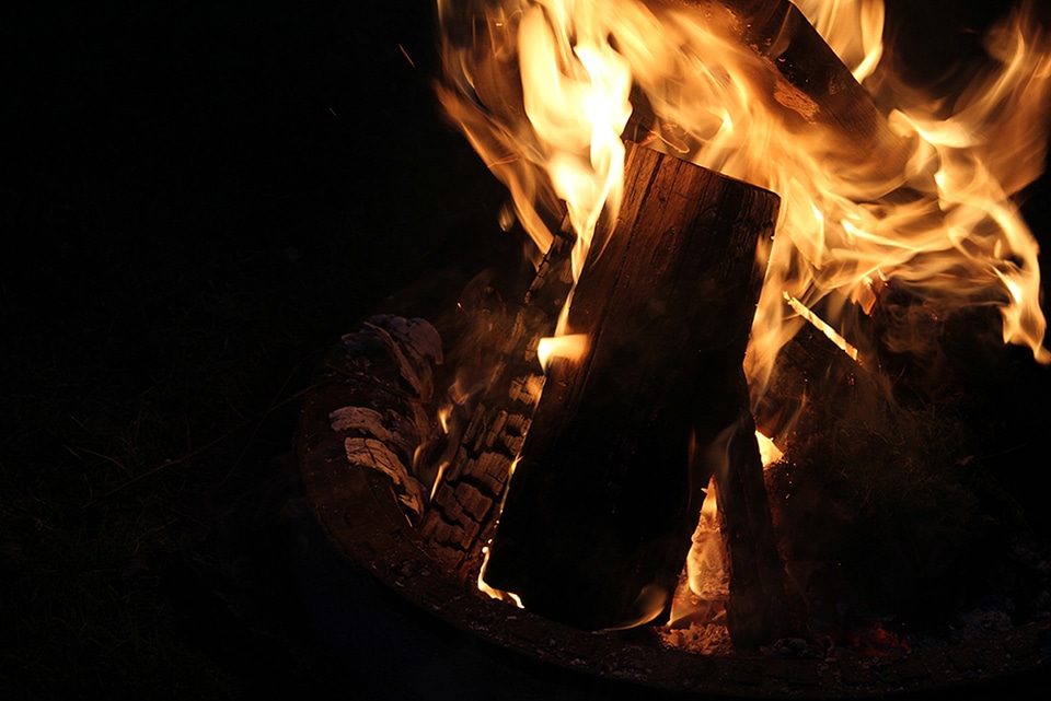 Burn wood fire heat