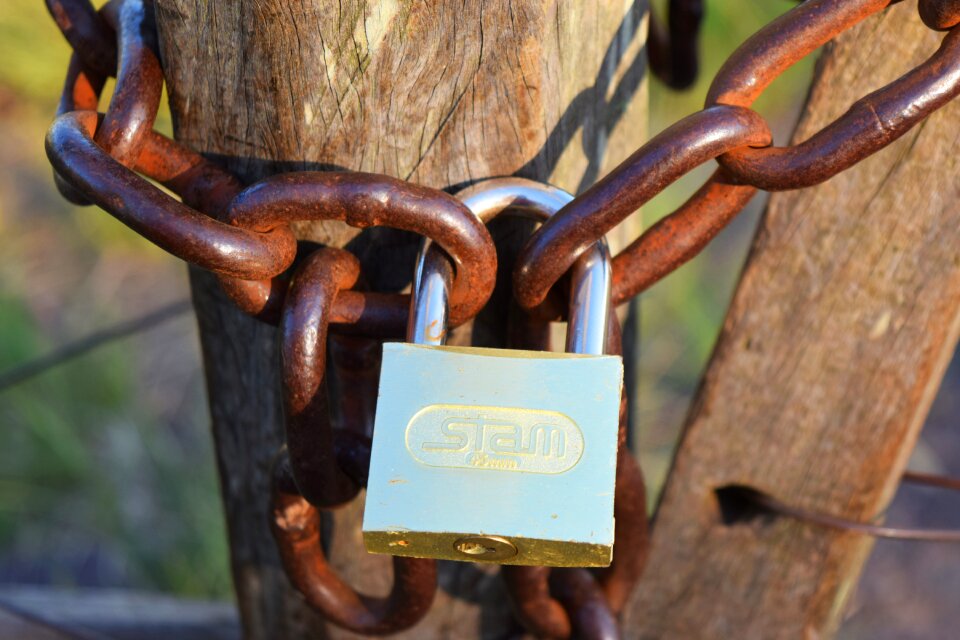 String padlock wood