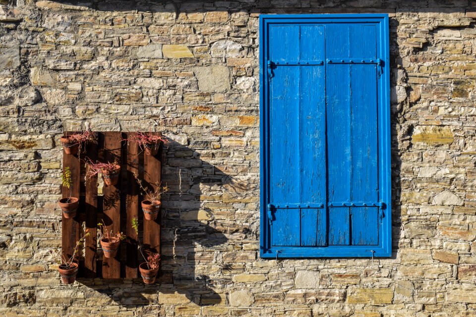 House wall window