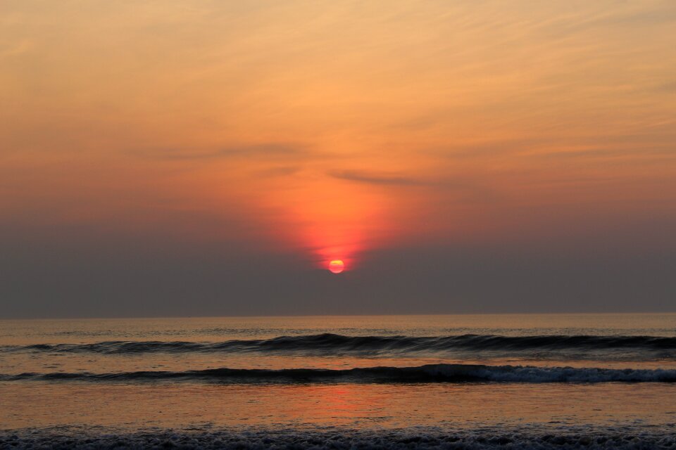 Ocean waves sun