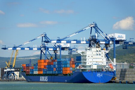 Novorossiysk sea ​​port crane photo