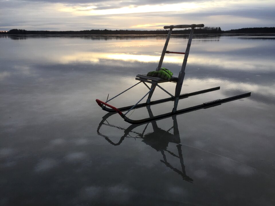Mirroring natural art frozen