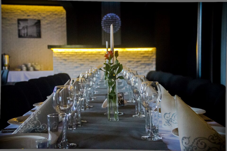 Wine wedding eating