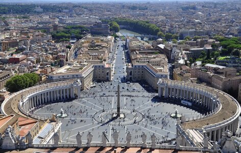 Vatican piazza basilica