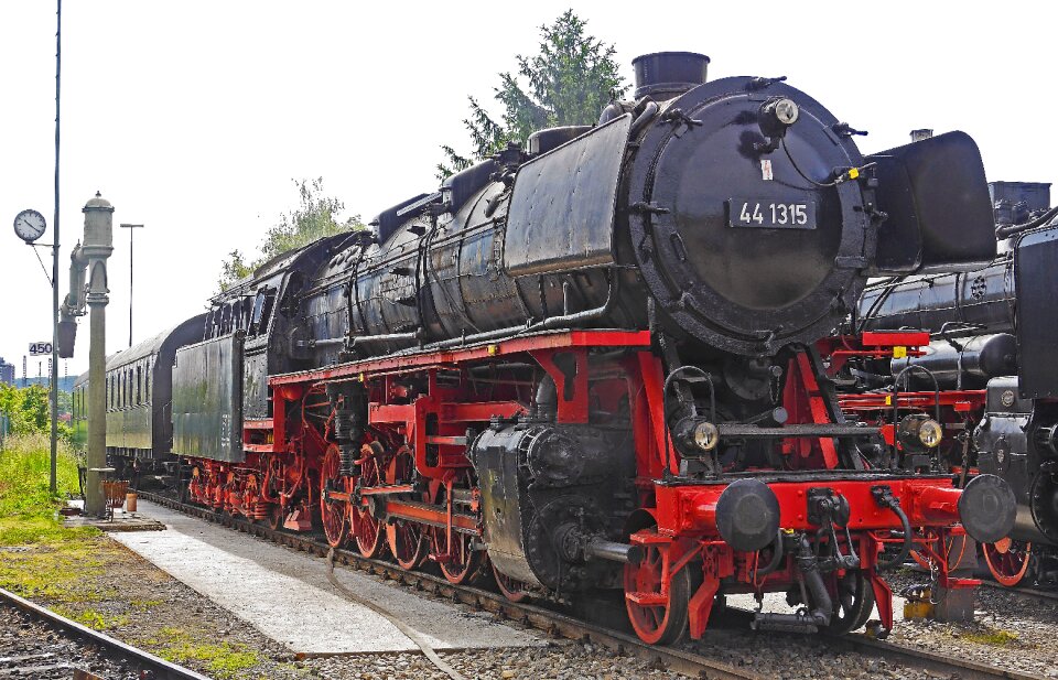 Three cylindrical br44 br 44