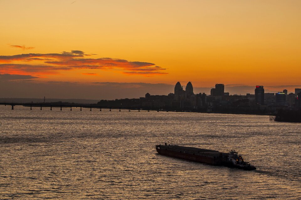 Bridge barge the city of dawn