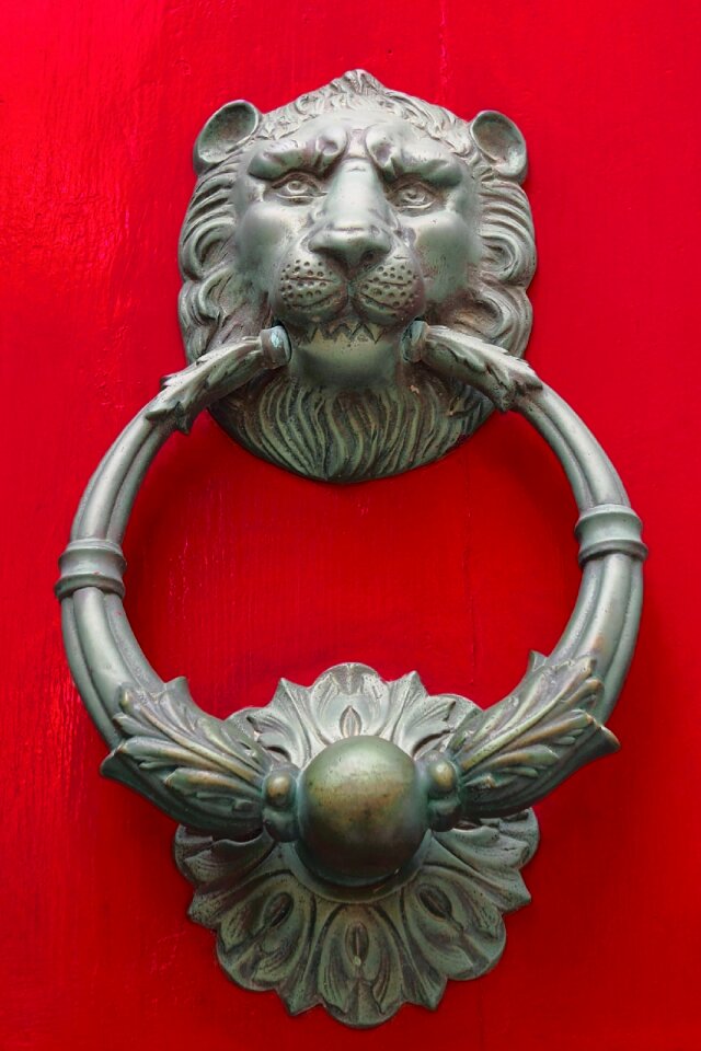 Door knob knocker handle
