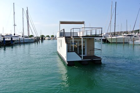 Houseboat house water photo
