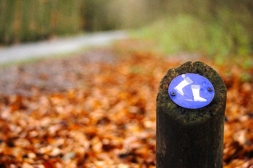 Autumn boots sign