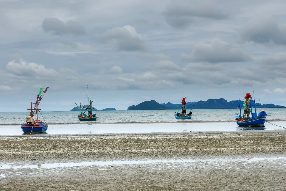 Boat boats travel