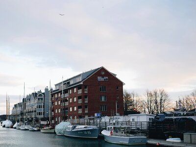 Coast dock boats