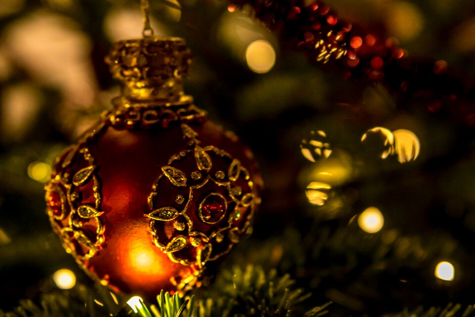 Shiny ornament golden