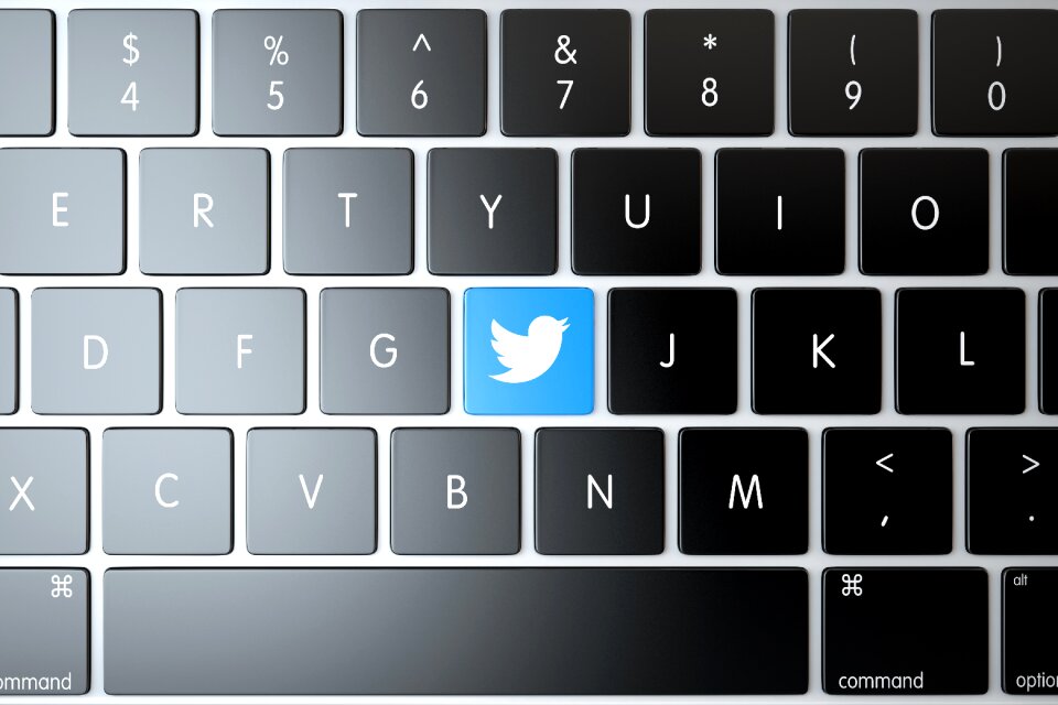 Editorial laptop logo