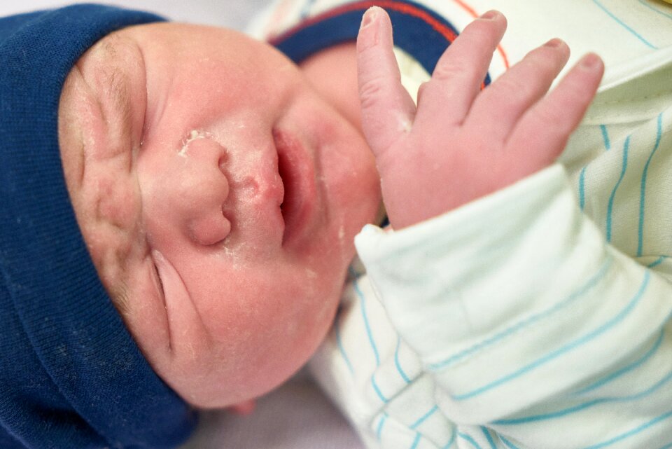 Mom newborn beautiful