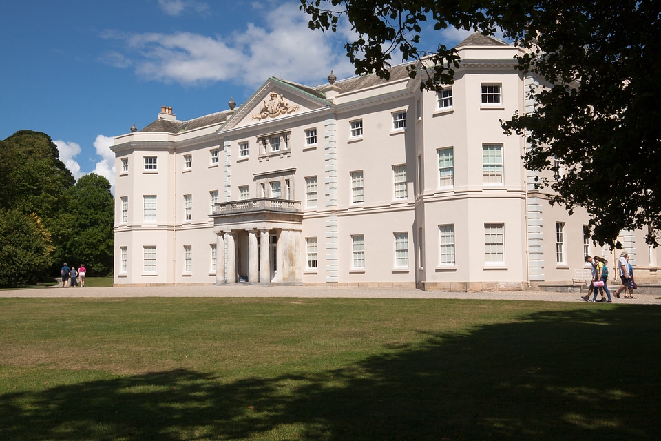 Building south facade manor house