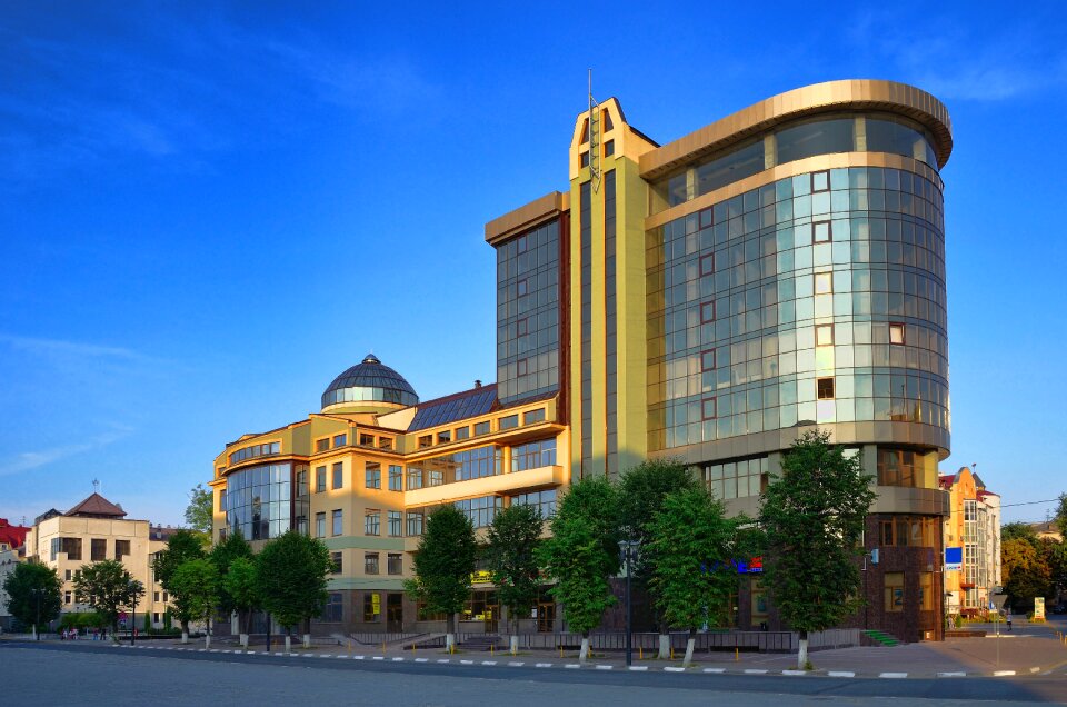 Travel building city