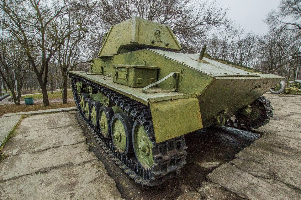 Weapons trunk park tank