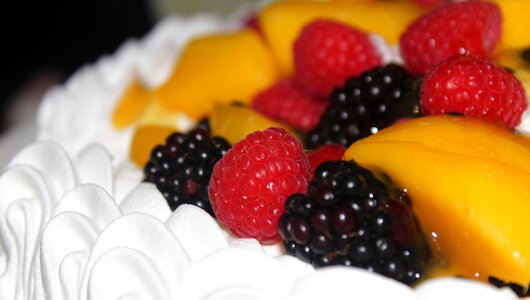 Delicious raspberry pavlova