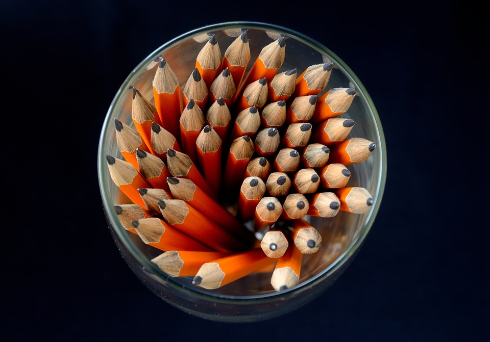 School supplies draw design