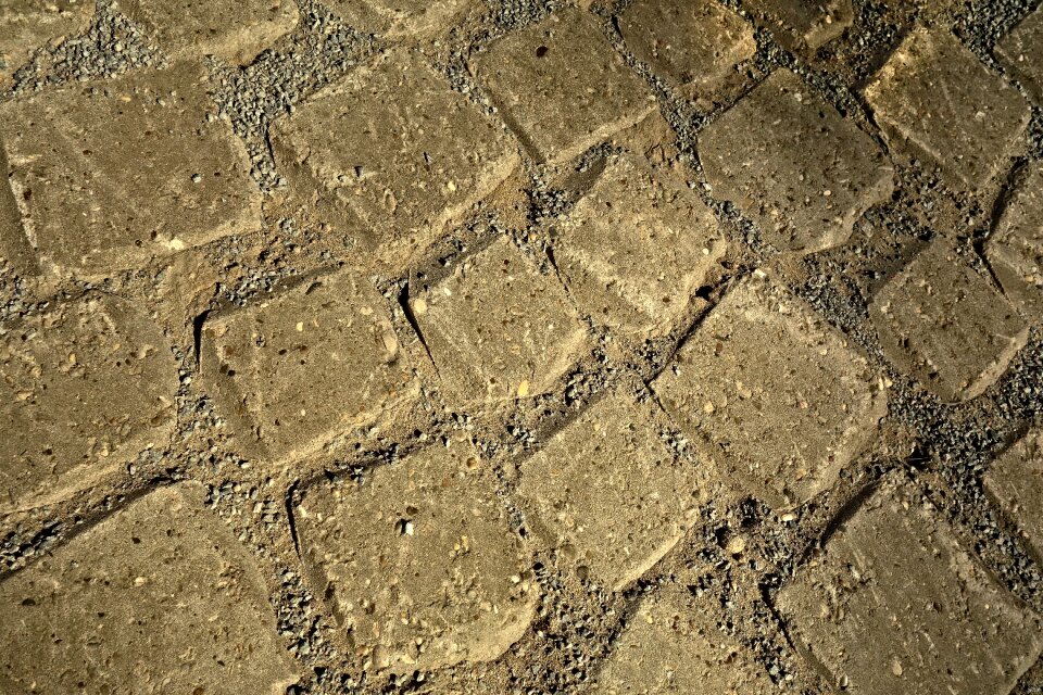 Wall embankment solid