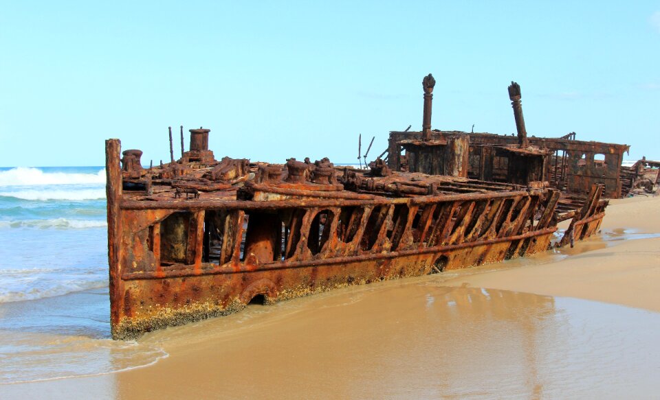 Sea fraser island wreck
