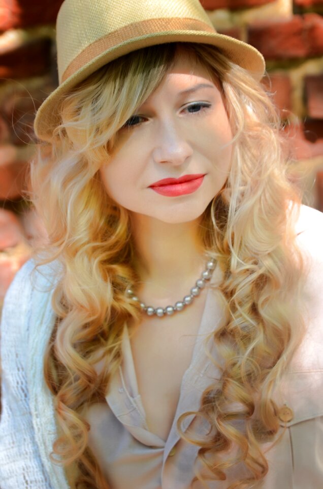 Fashion portrait cap