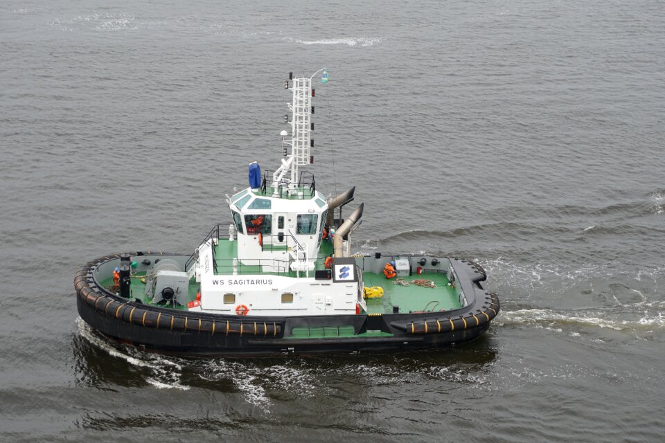 Vessel transport ocean