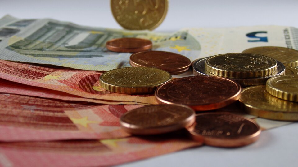 Money wealth desktop