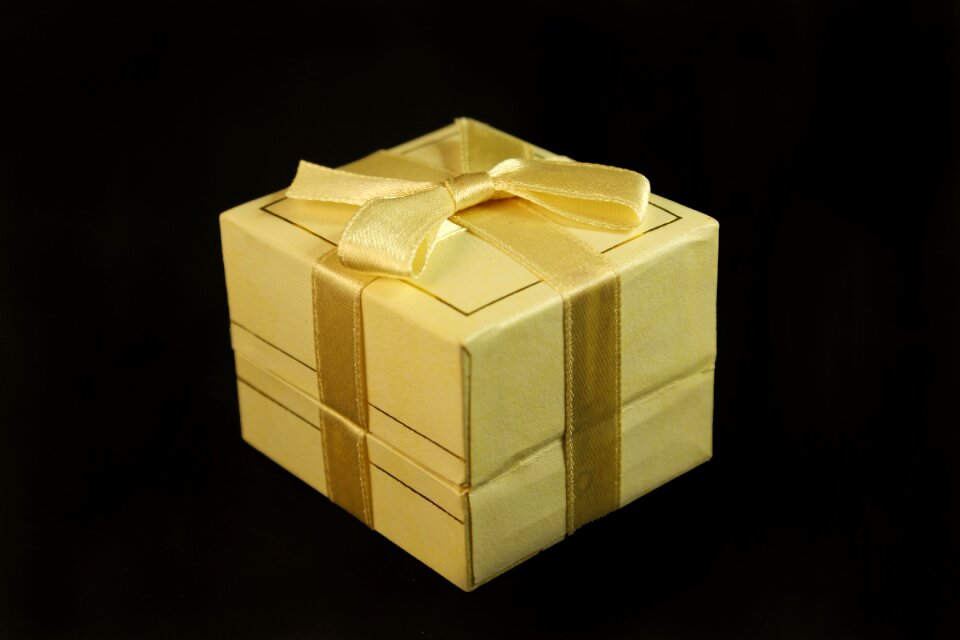 Cardboard container cube