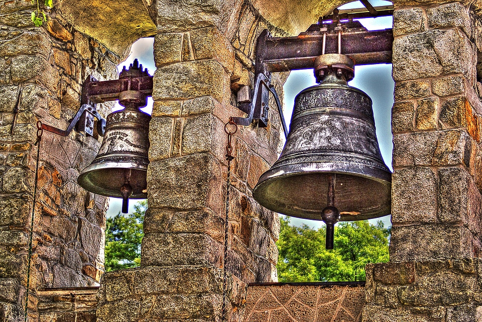 The bell tower clapper foundering of bells