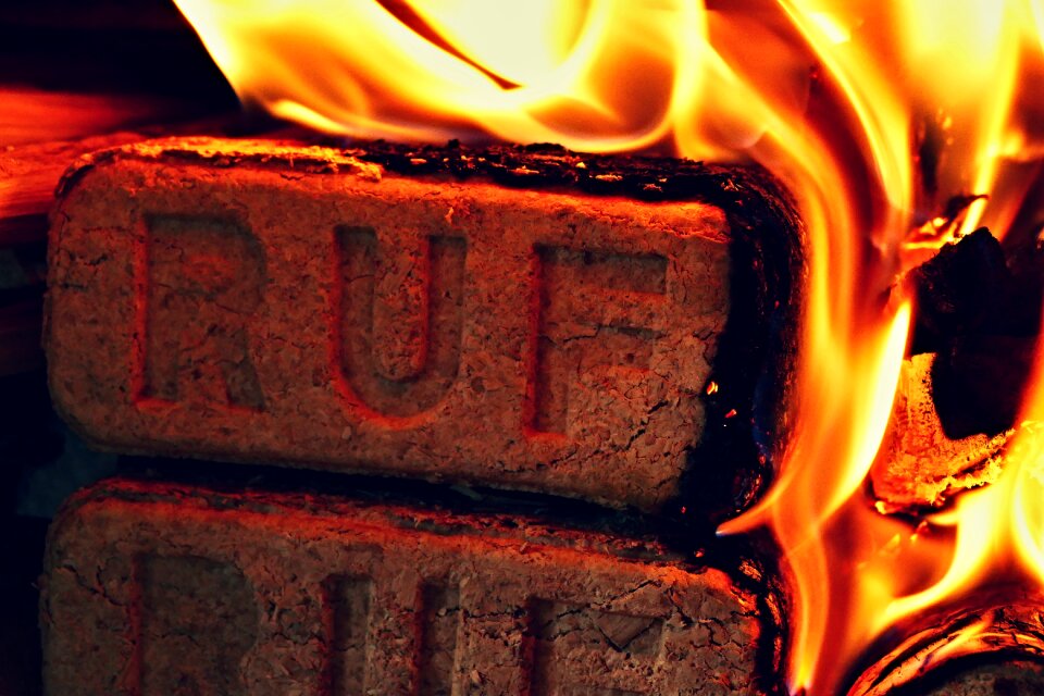 Burning flame the stove