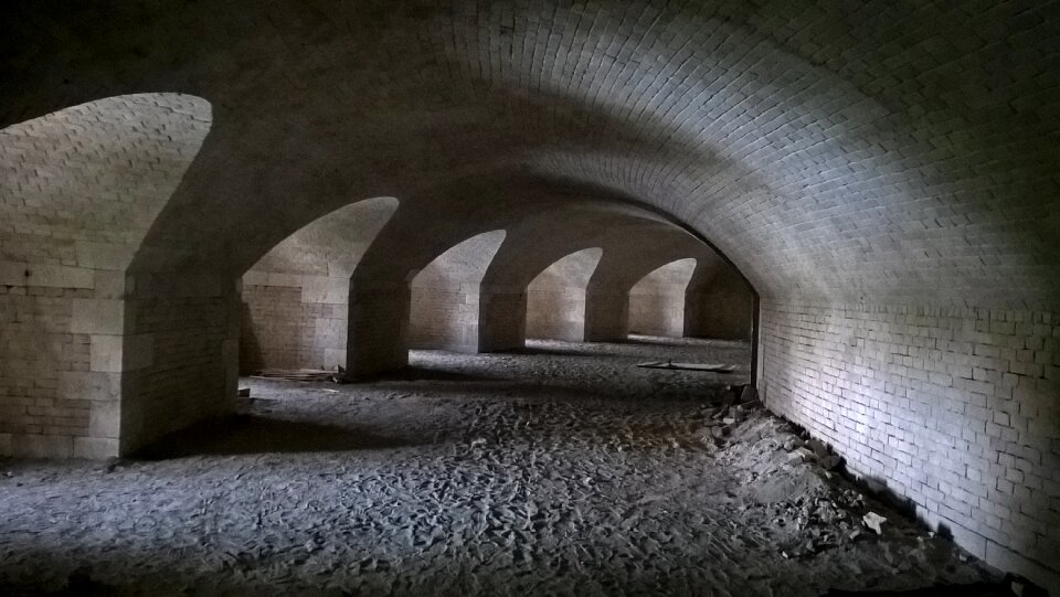 Building indoor tunnel photo