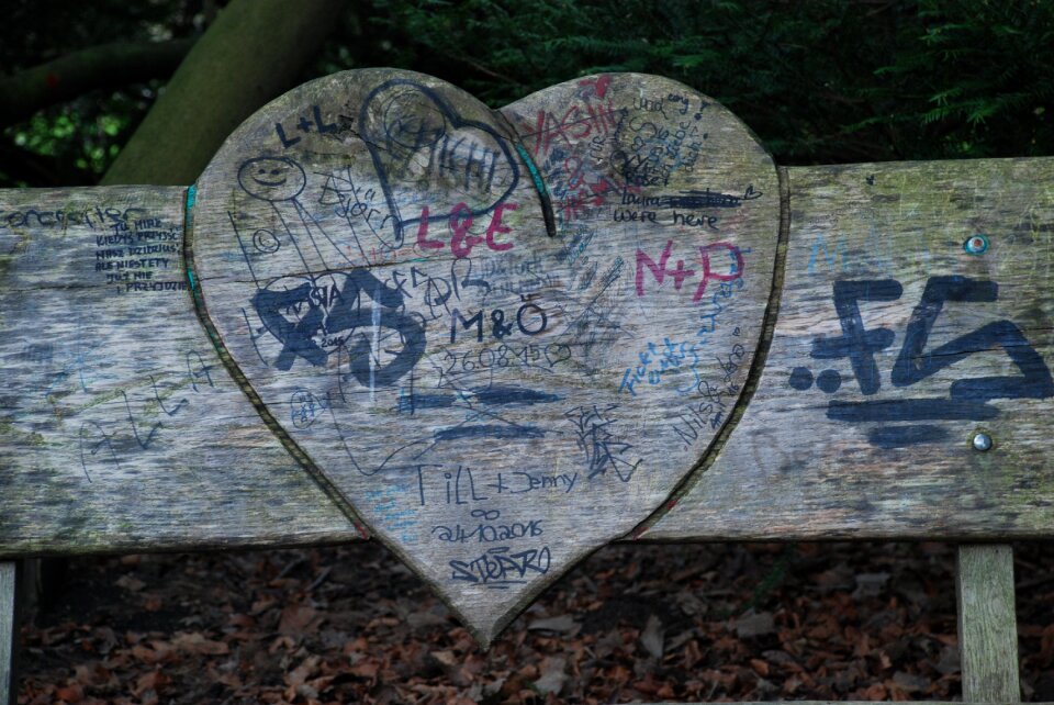 Heart graffiti wood
