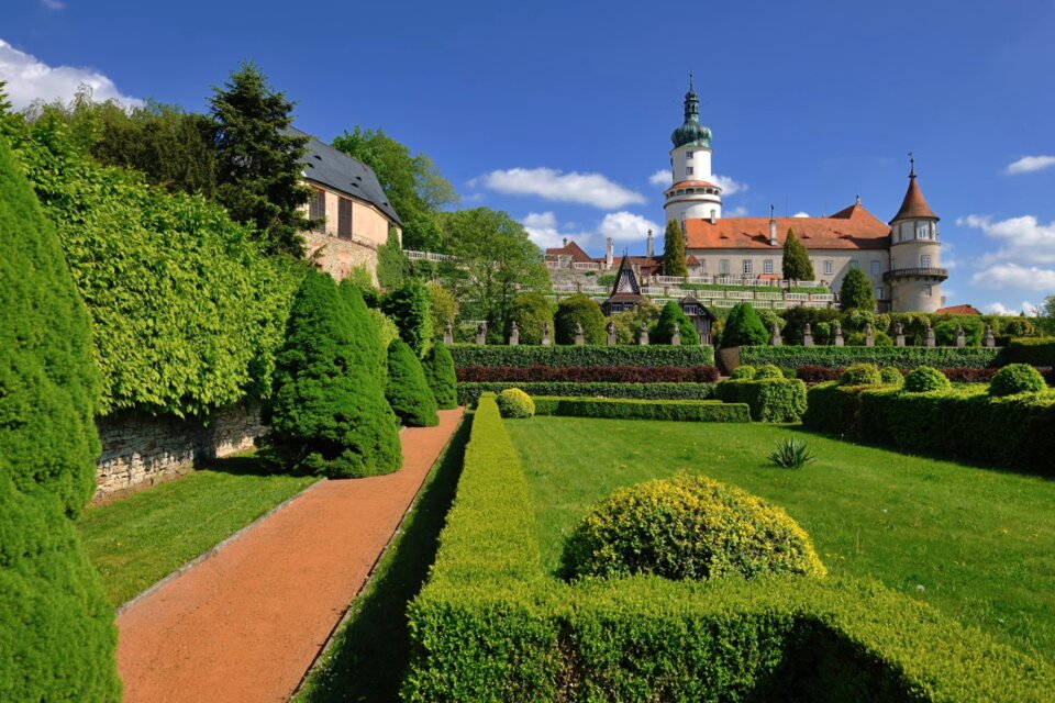 Castle garden park statuary